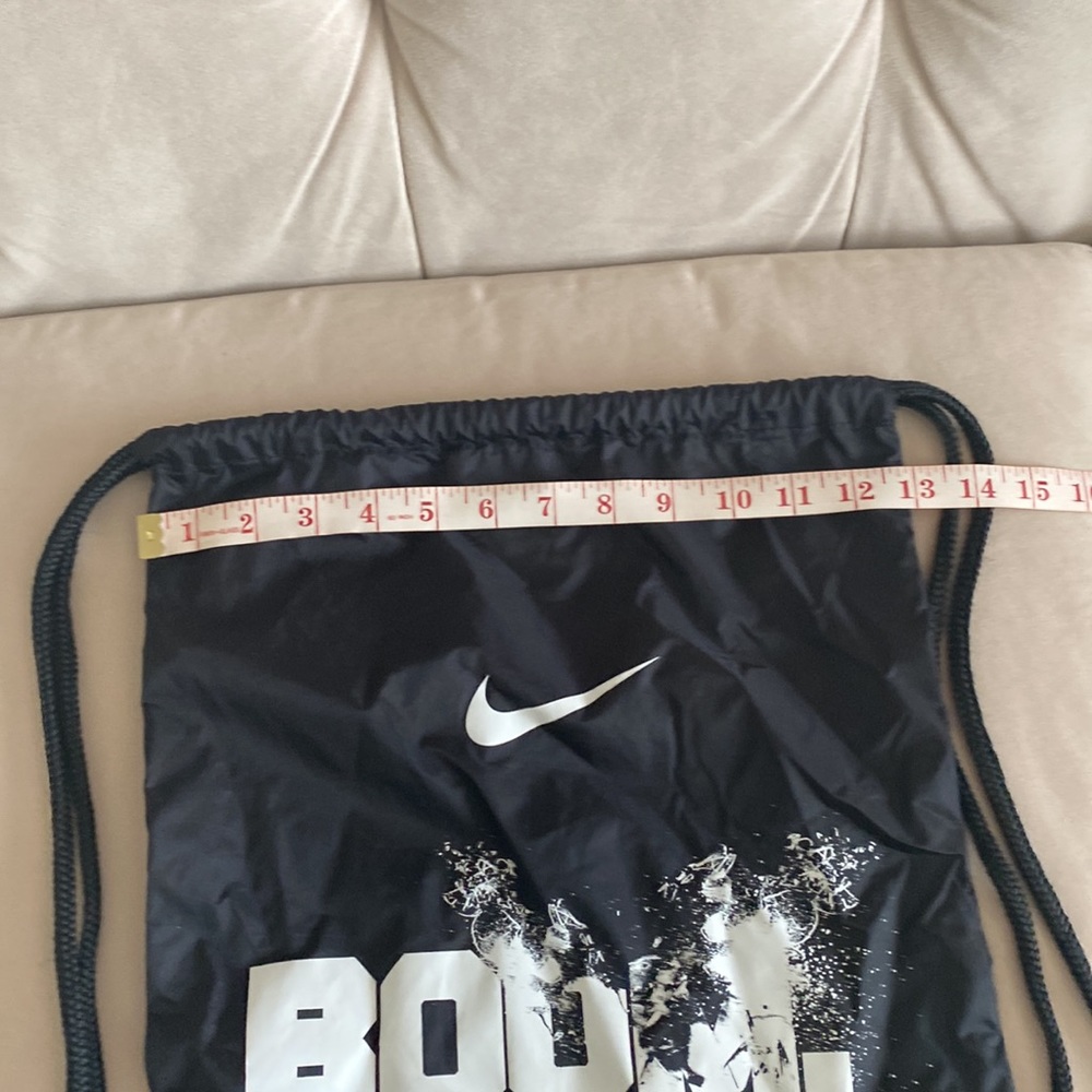 Nike Drawstring Bag - Picture 3 of 4
